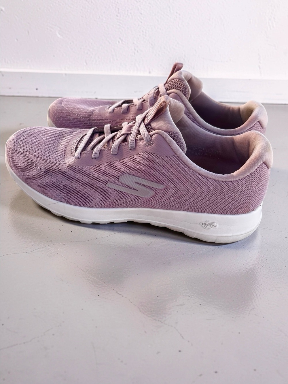 Skechers Light Purple/Lilac Slip on Sneaker shoes-Sz 9